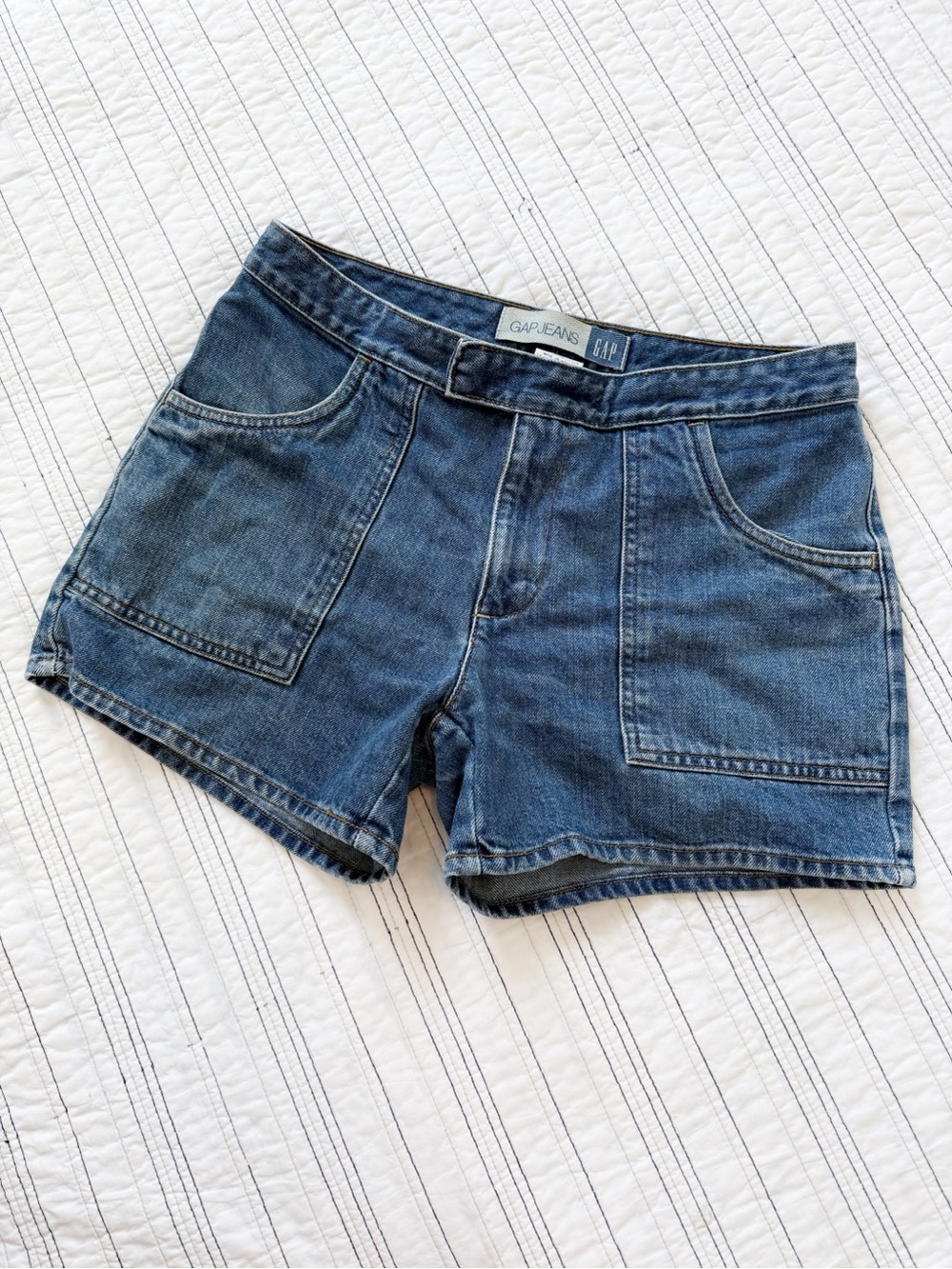 GAP Vintage 2000 Tab Front Short Utility Style Blue Jean size 8